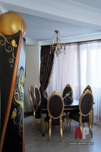 Фото интерьера столовой квартиры в стиле барокко