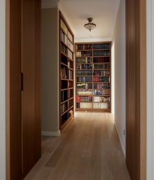 Фото интерьера библиотеки квартиры в стиле фьюжн