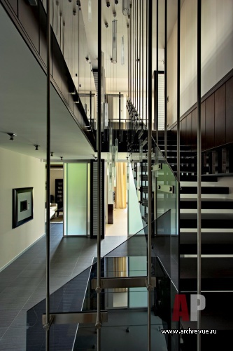 Фото интерьера лестничного холла квартиры в стиле ар-деко Фото лестницы квартиры в стиле ар-деко