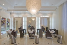 Фото интерьера парикмахерского зала салона красоты