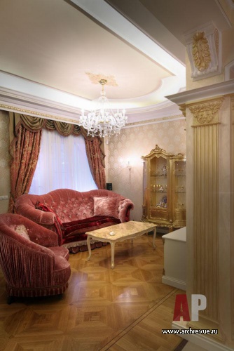 Фото интерьера гостиной особняка в классическом стиле