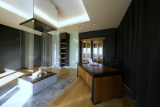 Фото интерьера кабинета двухуровневой квартиры в стиле минимализм