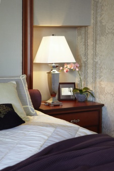 Фото интерьера спальни квартиры в стиле кантри