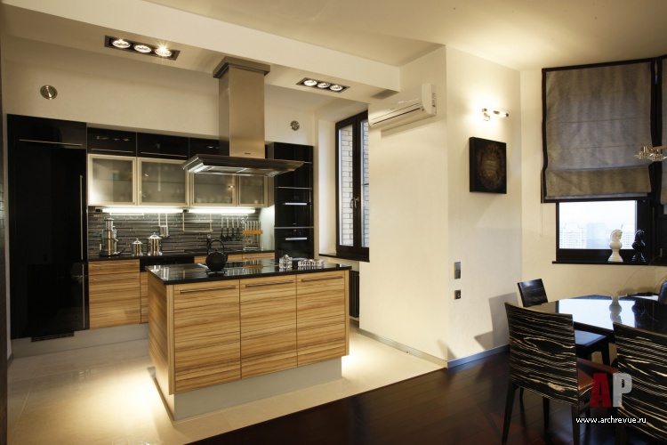 Фото интерьера кухни четырехкомнатной квартиры в стиле минимализм