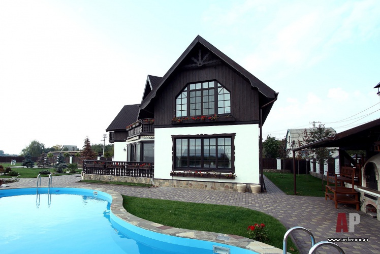 Фото фасада дома в баварском стиле Фото бассейна столовой дома в баварском стиле