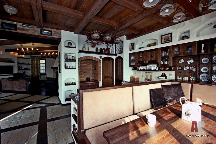 Фото интерьера столовой дома в баварском стиле