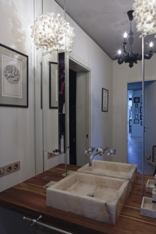 Фото интерьера гостевого санузла квартиры в современном стиле
