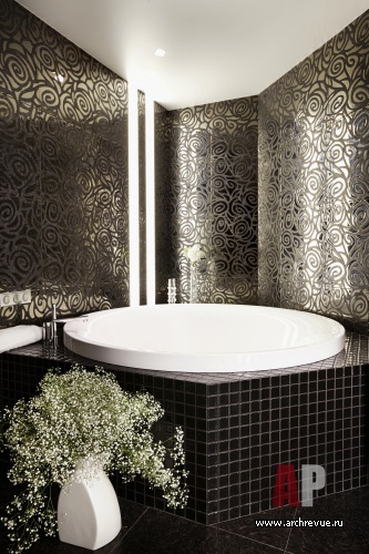 Фото интерьера ванной дома в стиле гламур