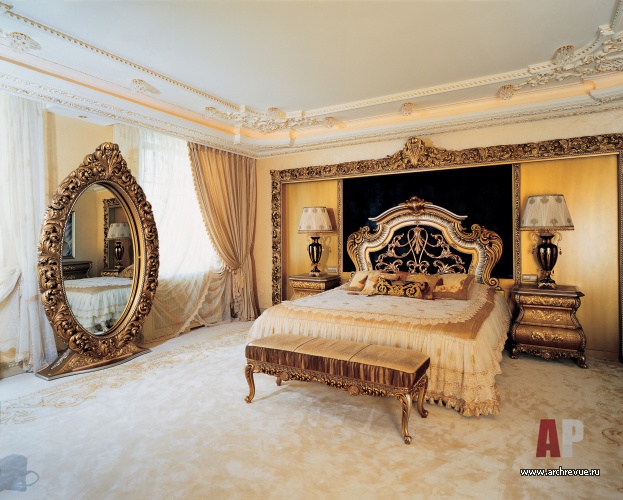 Фото интерьера спальни квартиры в стиле дворцовой классики