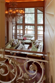 Фото интерьера балкона дома в дворцовом стиле