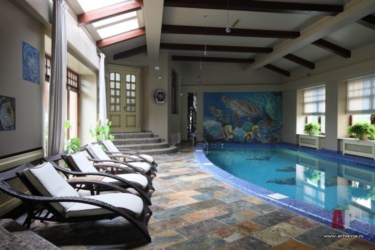 Фото интерьера бассейна дома в классическом стиле