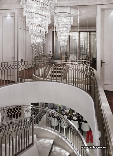 Фото интерьера лестницы дома в стиле ар-деко