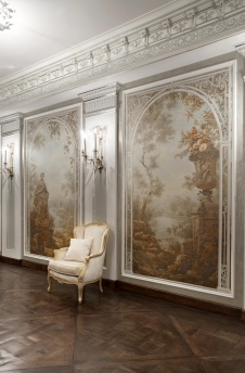 Фото интерьера коридора резиденции в дворцовом стиле