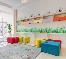Фото интерьера зоны отдыха детского обучающего центра в стиле неоклассика