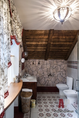 Фото интерьера санузла дома в стиле шале