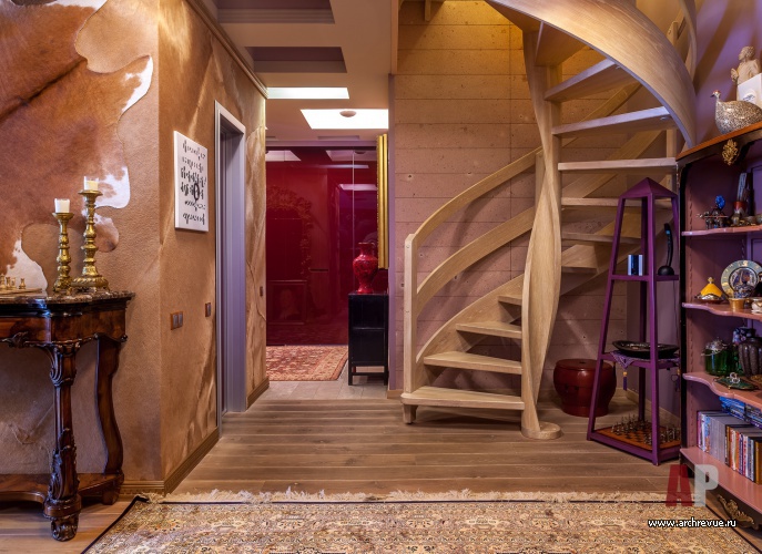 Фото интерьера лестничного холла квартиры в стиле фьюжн