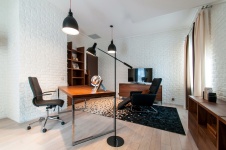 Фото интерьера кабинета небольшого дома в современном стиле