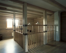 Фото интерьера лестничного холла небольшого дома в восточном стиле