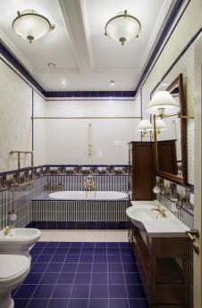 Фото интерьера ванной дома в стиле Прованс Фото интерьера санузла дома в стиле Прованс