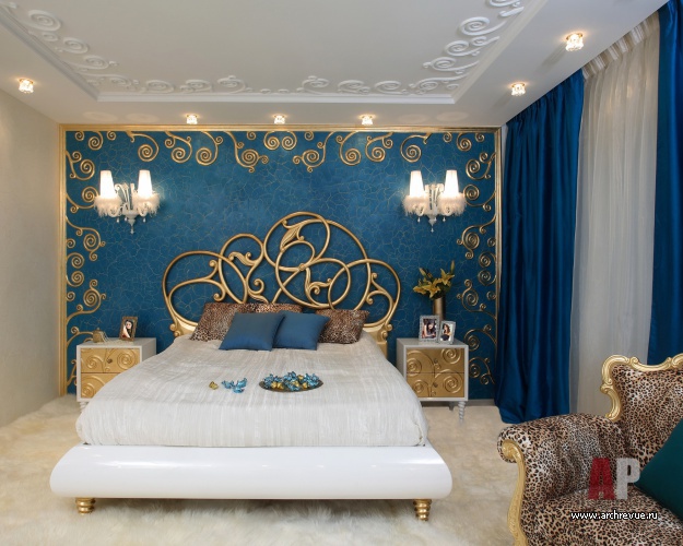 Фото интерьера спальни небольшой квартиры в стиле гламур