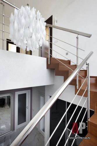 Фото интерьера лестницы небольшого дома в стиле фьюжн