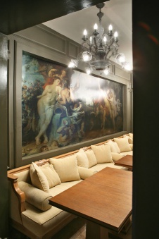Фото интерьера зала ресторана в стиле эклектика
