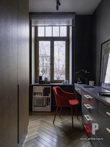 Фото интерьера кабинета квартиры в стиле фьюжн Фото интерьера гардеробной квартиры в стиле фьюжн
