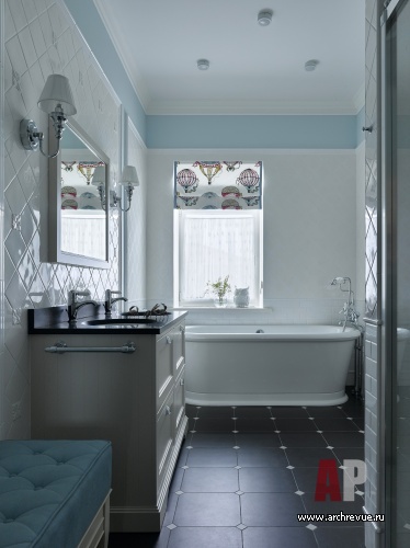 Фото интерьера ванной дома в английском стиле