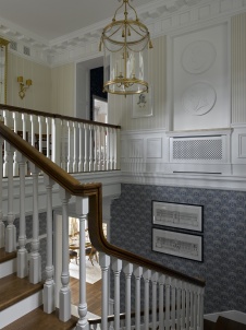 Фото лестницы резиденции в классическом стиле
