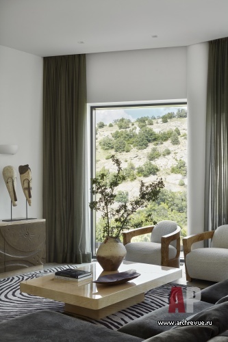 Фото интерьера гостиной дома в средиземноморском стиле 