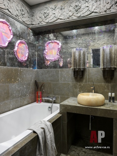 Фото интерьера ванной комнаты квартиры в стиле китч