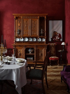 Фото интерьера столовой квартиры в классическом стиле 