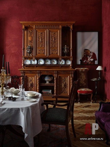 Фото интерьера столовой квартиры в классическом стиле 
