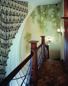 Фото интерьера лестницы дома в стиле модерн