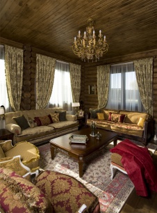 Фото интерьера зоны отдыха гостевого деревянного дома в неоклассическом стиле
