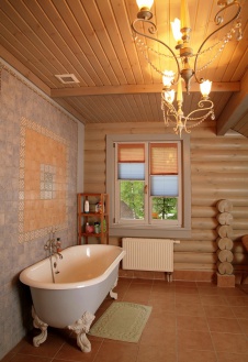 Фото интерьера санузла деревянного дома в стиле кантри