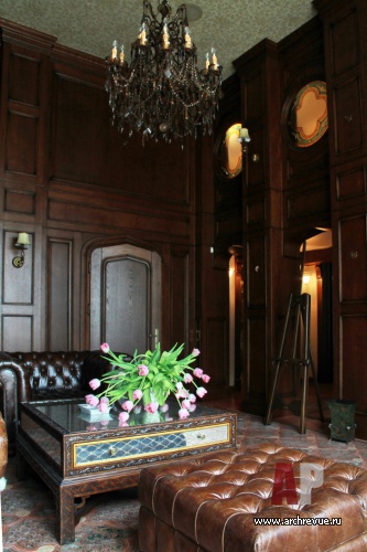 Фото интерьера сигарной особняка в дворцовом стиле