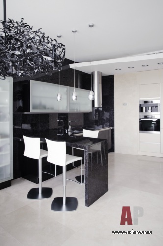 Фото интерьера кухни небольшой квартиры в стиле минимализм