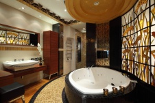 Фото интерьера санузла небольшой квартиры в стиле ар-деко