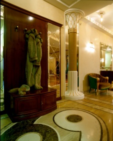 Фото интерьера входной зоны квартиры в стиле ар-деко