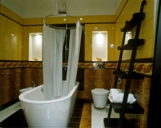 Фото интерьера санузла квартиры в стиле ар-деко