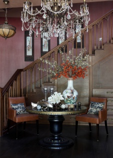 Фото интерьера лестничного холла дома в стиле неоклассика