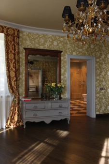 Фото интерьера спальни дома в стиле неоклассика