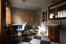 Фото интерьера санузла дома в стиле неоклассика