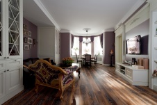 Фото интерьера гостиной квартиры в стиле неоклассика