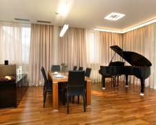 Фото интерьера столовой дома в современном стиле