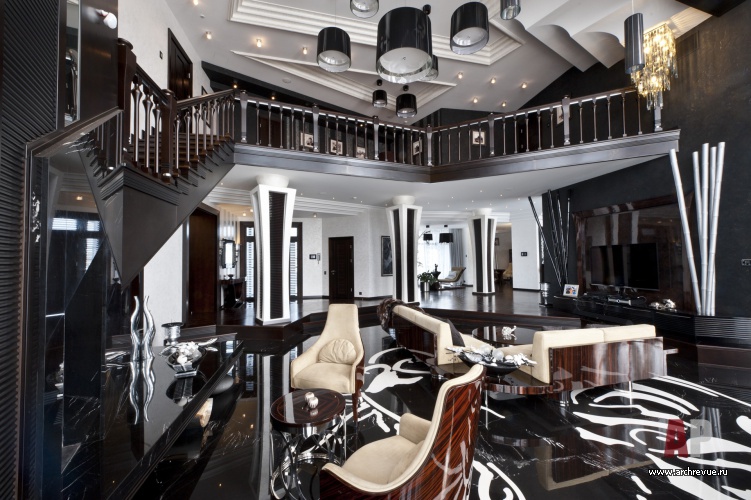 Фото интерьера лестничного холла дома в стиле ар-деко