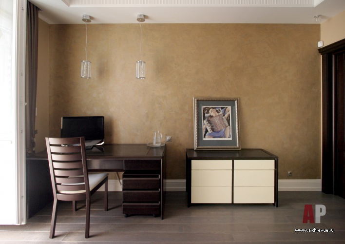 Фото интерьера кабинета квартиры в стиле неоклассика
