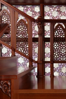 Фото интерьера лестницы квартиры в восточном стиле