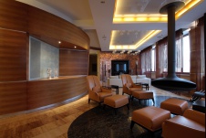 Фото интерьера каминной квартиры в современном стиле